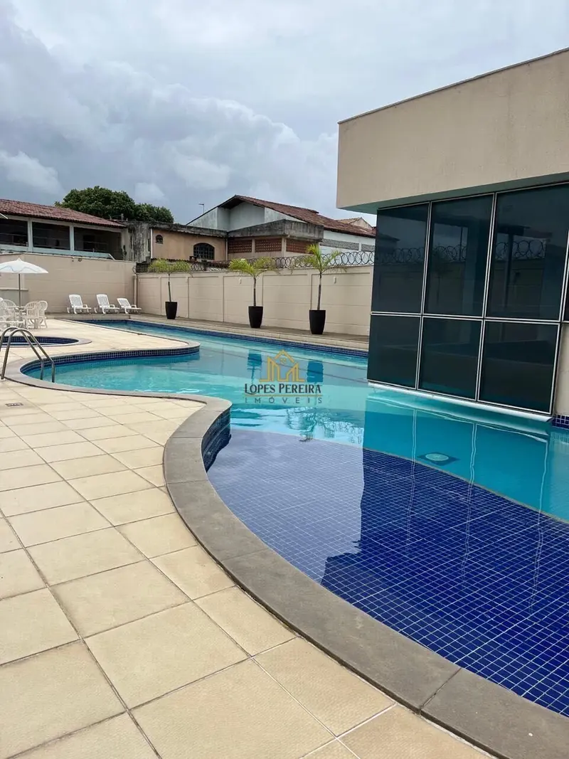 Piscina do condomínio Vivenda Laranjeiras